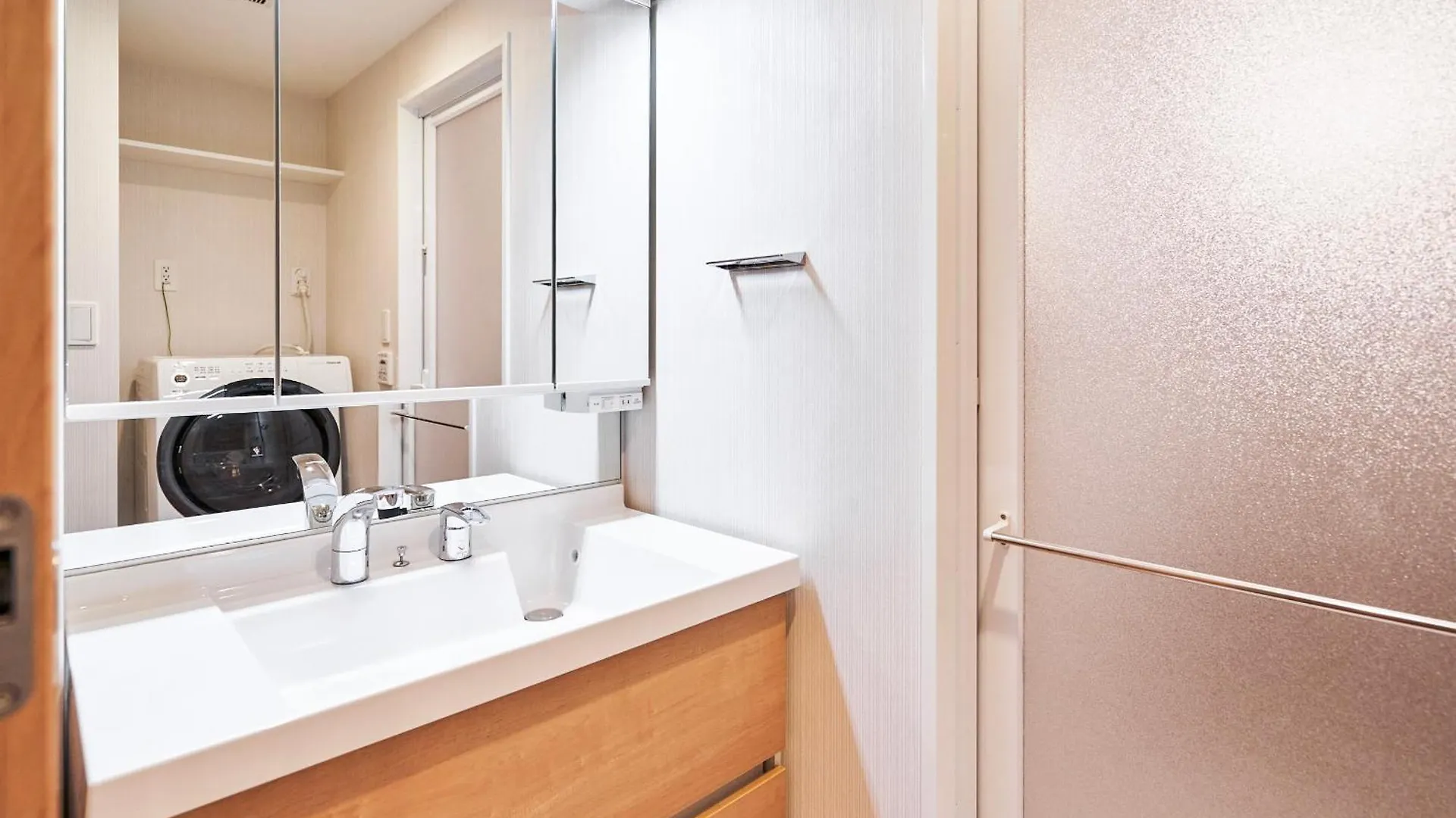 Creazione Akasaka Apartman Tokió